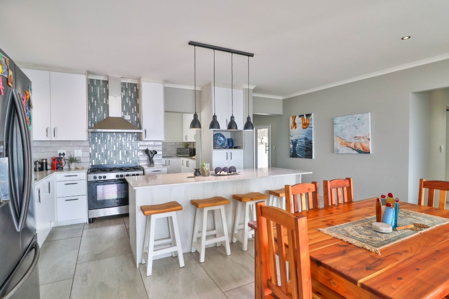 3 Bedroom Property for Sale in Kleinkoornhuis Western Cape